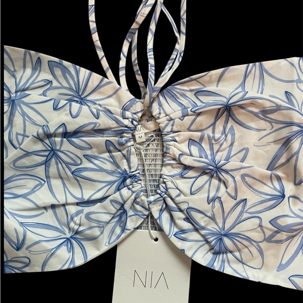 NIA
Floral Crop Top and Striped Shorts Set
NWT
SIZE medium - Picture 2 of 3